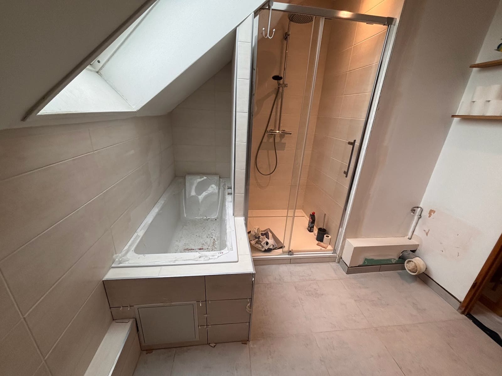 Rénovation d’une salle de bain sous pente après travaux